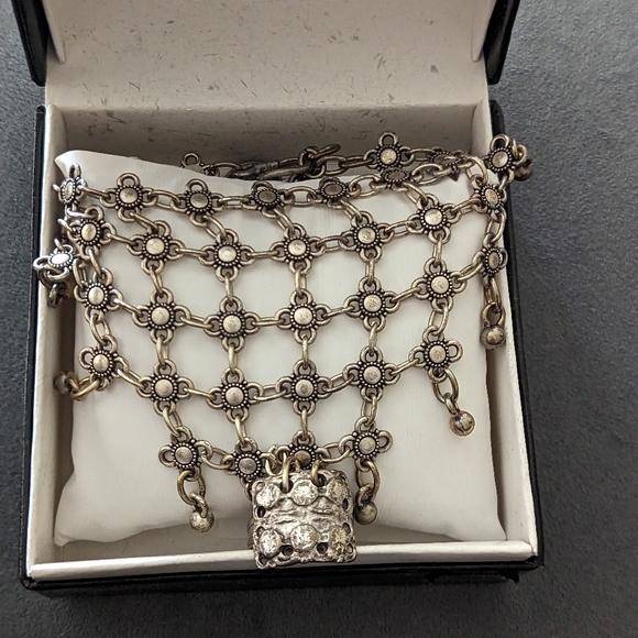 Hand Chain Bracelet - Picture 4 of 7